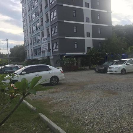 Live At Home Sukhumvit 105 Bangkok Bagian luar foto