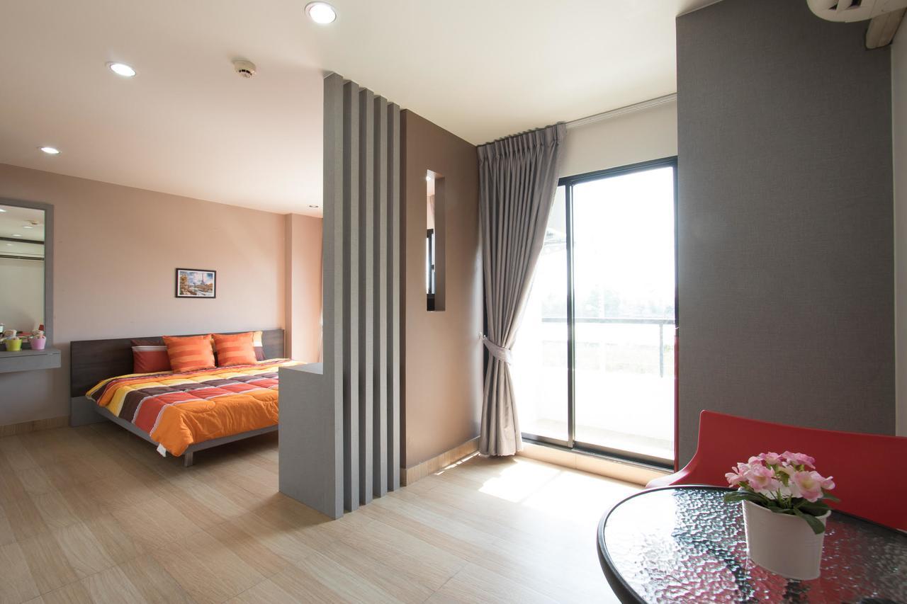 Live At Home Sukhumvit 105 Bangkok Bagian luar foto
